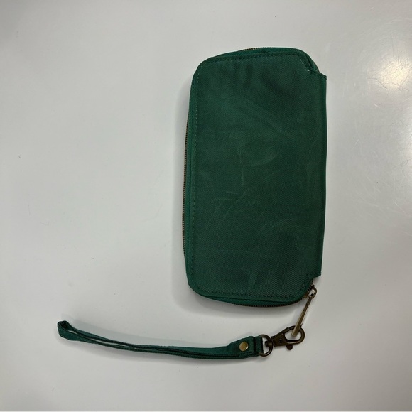 Travelon green clutch wallet - Picture 6 of 6